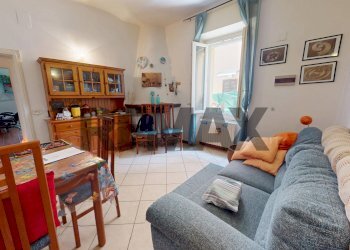 Sala da pranzo - Quadrilocale Via Lorenzini
 
1, Perugia - foto 3