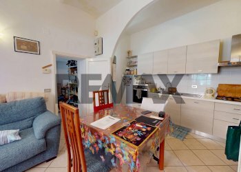 Sala da pranzo - Quadrilocale Via Lorenzini
 
1, Perugia - foto 4