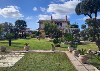 Giardino - Casa indipendente Via Luigi Boccherini
15, Anzio - foto 11