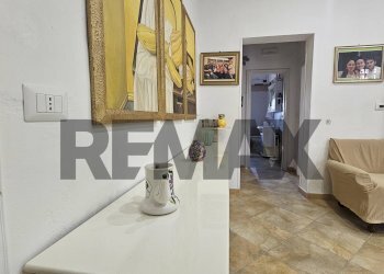 Hall / corridoio - Independent house Largo Poerio
 
8, Castelnuovo della Daunia - photo 8