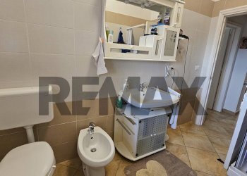 Bagno - Independent house Largo Poerio
 
8, Castelnuovo della Daunia - photo 25