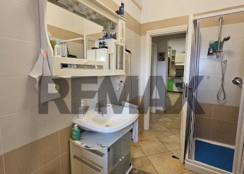 Bagno - Independent house Largo Poerio
 
8, Castelnuovo della Daunia - photo 28