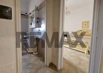 Bagno - Independent house Largo Poerio
 
8, Castelnuovo della Daunia - photo 29