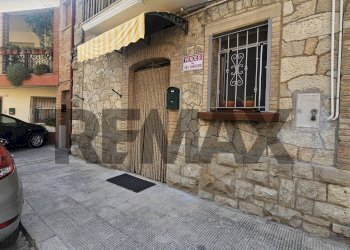 Edificio all\'aperto - Independent house Largo Poerio
 
8, Castelnuovo della Daunia - photo 30