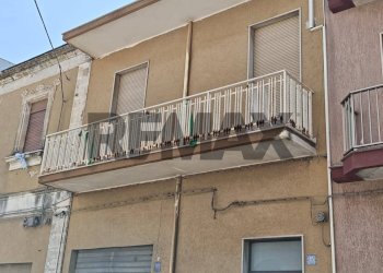Edificio all\'aperto - Semi-detached house Via Magenta
 
15, Pachino - photo 1