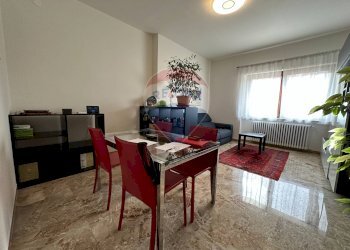 Sala da pranzo - Two-room apartment Via Moscardelli
 
42, L'Aquila - photo 3