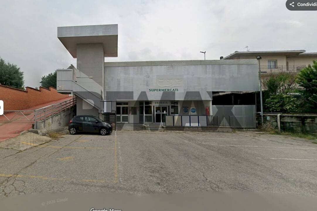 Edificio all\'aperto - Commercial Premises via Dei Negri
 
36, Oleggio - photo 1