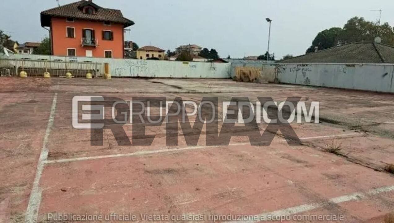 Non correlato - Commercial Premises via Dei Negri
36, Oleggio - photo 2
