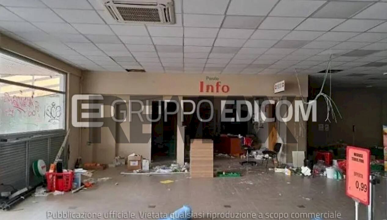 Non correlato - Commercial Premises via Dei Negri
36, Oleggio - photo 3