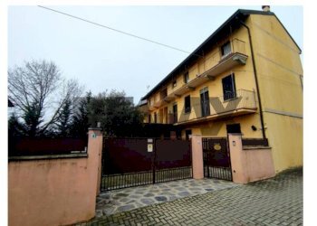Edificio all\'aperto - Casa semi indipendente via Croce
 
43, Cerano - foto 1