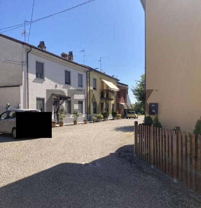 Edificio all\'aperto - Villa a Schiera via Albertina
 
44, Cervesina - foto 1