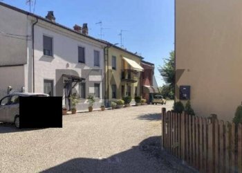 Edificio all\'aperto - Terraced Villa via Albertina
 
44, Cervesina - photo 1