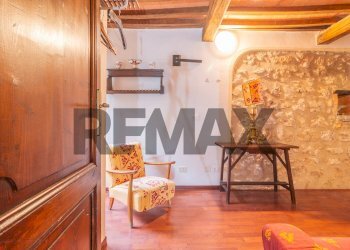 Hall / corridoio - Three-room apartment Via della Bubbolina
 
9, Semproniano - photo 1