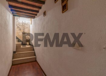 Scale - Three-room apartment Via della Bubbolina
 
9, Semproniano - photo 8
