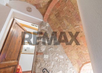 Hall / corridoio - Three-room apartment Via della Bubbolina
 
9, Semproniano - photo 10