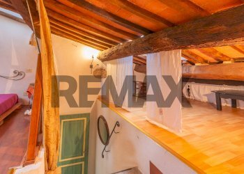 Hall / corridoio - Three-room apartment Via della Bubbolina
 
9, Semproniano - photo 24