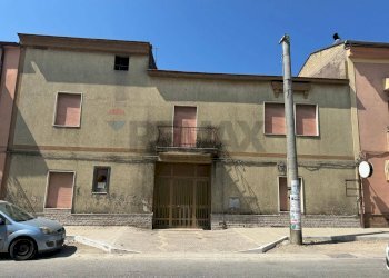 Edificio all\'aperto - Casa semi indipendente Via IV Novembre
 
Snc, Carinola - foto 3