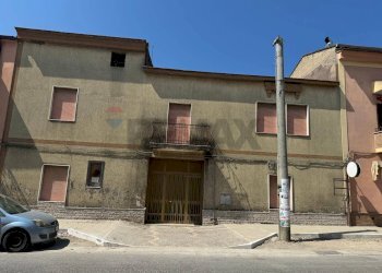 Edificio all\'aperto - Casa semi indipendente Via IV Novembre
 
Snc, Carinola - foto 4