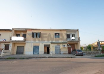 Edificio all\'aperto - Casa indipendente Corso Umberto I
 
67-69, Carinola - foto 1
