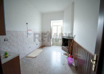 Stanza vuota - Casa indipendente Corso Umberto I
 
67-69, Carinola - foto 15