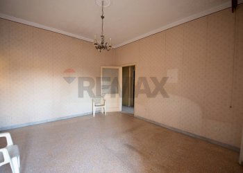 Stanza vuota - Casa indipendente Corso Umberto I
 
67-69, Carinola - foto 21