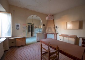 Sala da pranzo - Casa indipendente Corso Umberto I
 
67-69, Carinola - foto 23