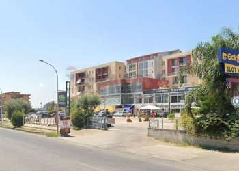 Edificio all\'aperto - Ufficio Via Carlo Terzo
156, San Nicola la Strada - foto 1