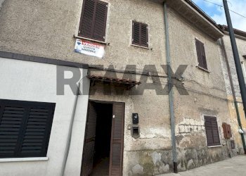 Casa all\'aperto - Casa semi indipendente Via IV Novembre
 
70, Carinola - foto 2