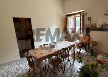 Sala da pranzo - Casa semi indipendente Via IV Novembre
 
70, Carinola - foto 3