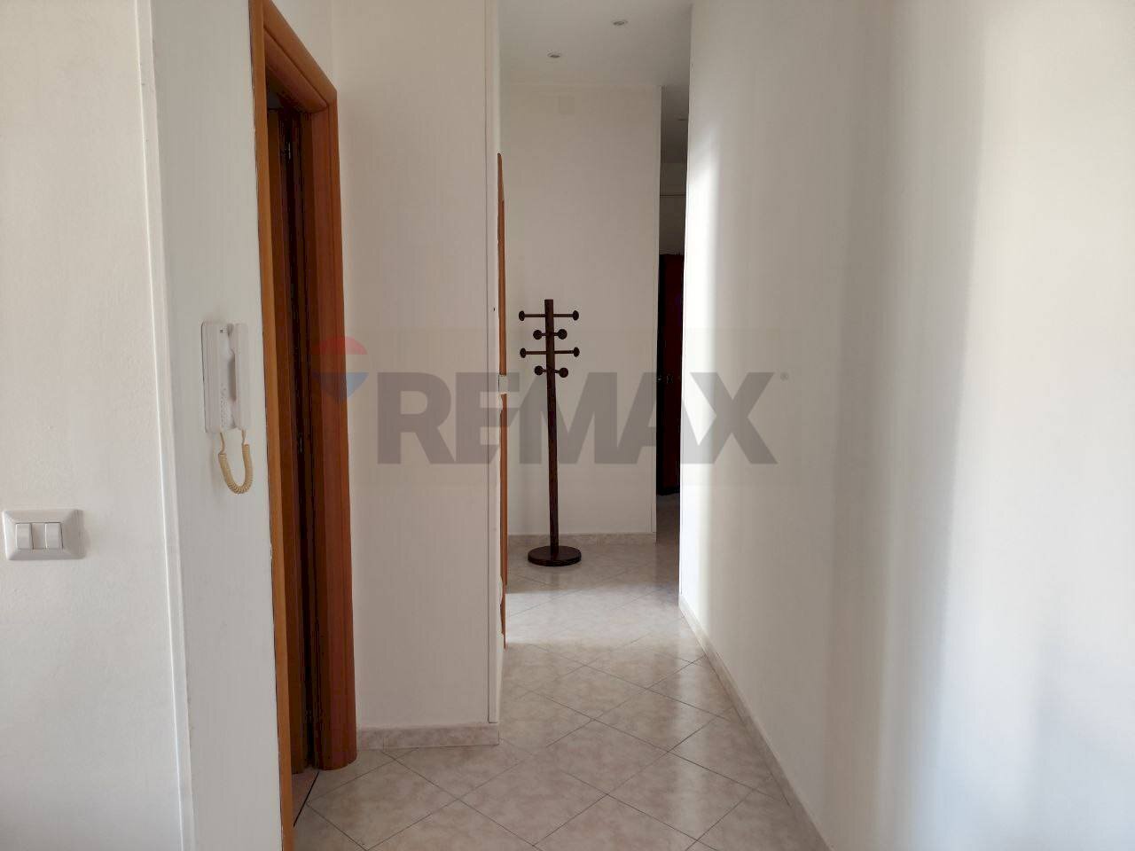 Hall / corridoio - Two-room apartment Via Bruno Falcomata'
28, Napoli - photo 3