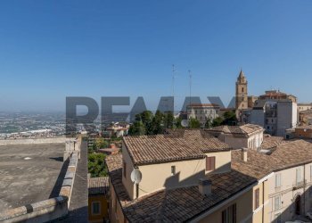 Edificio all\'aperto - Three-room apartment Corso Marrucino
 
120, Chieti - photo 15