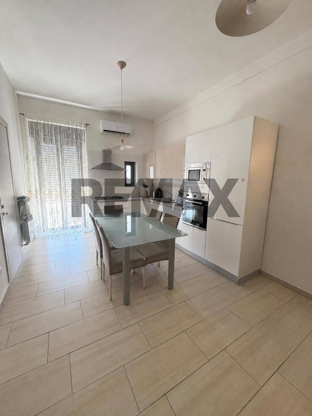 Sala da pranzo - Four-room apartment Vico I di Tillo
 
6, Ururi - photo 1