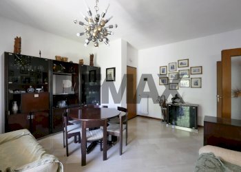 Sala da pranzo - Quadrilocale Via Colonnello Lorenzo D'avanzo
 
1, Bari - foto 8