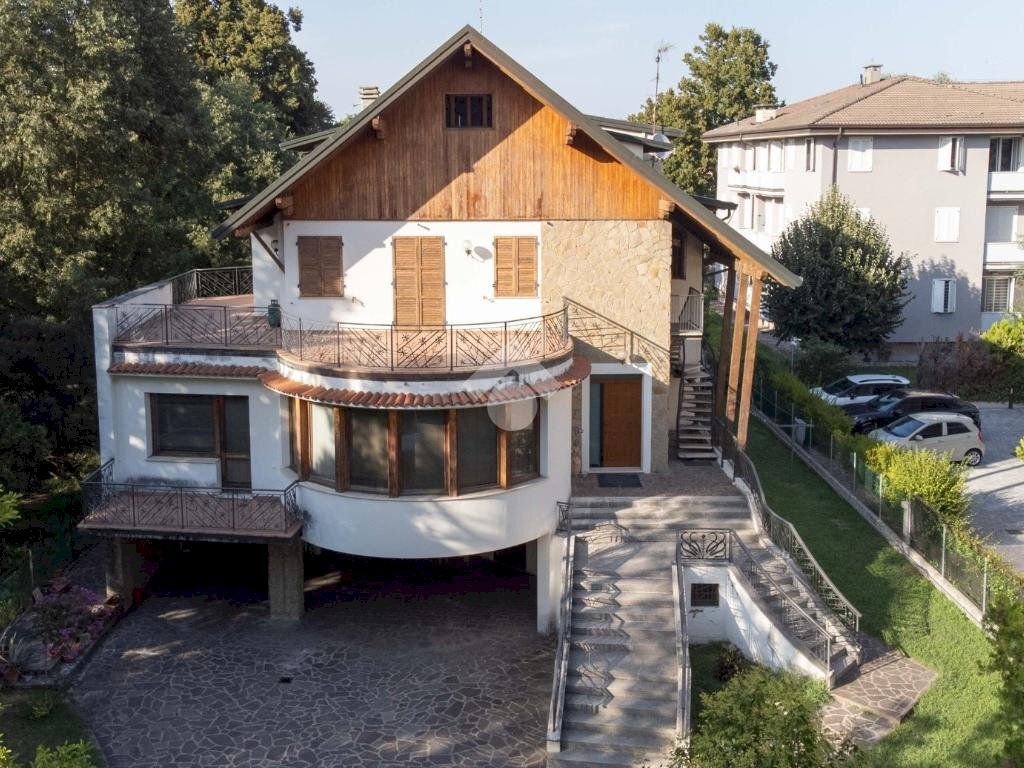 Villa Via IV Novembre, Cento - foto 2