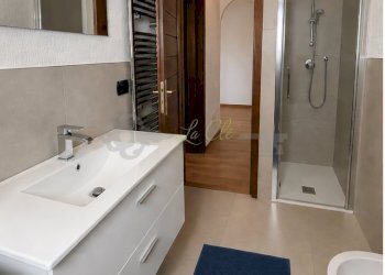 AFFITTO COURMAYEUR - BAGNO COMPLETO CON BOX DOCCIA - Two-room apartment Courmayeur - photo 12