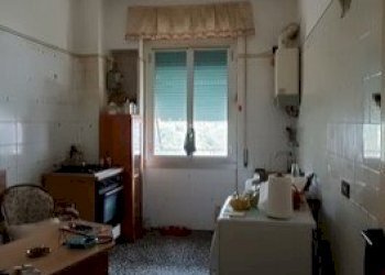 3.jpg - Four-room apartment at auction Via delle Gavette 39B, Genova (neighborhood Staglieno) - photo 4