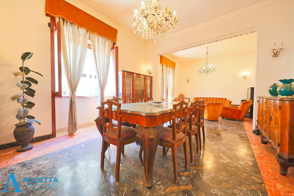 Salone - Appartamento Via Cesare Battisti 15, Taranto - foto 1