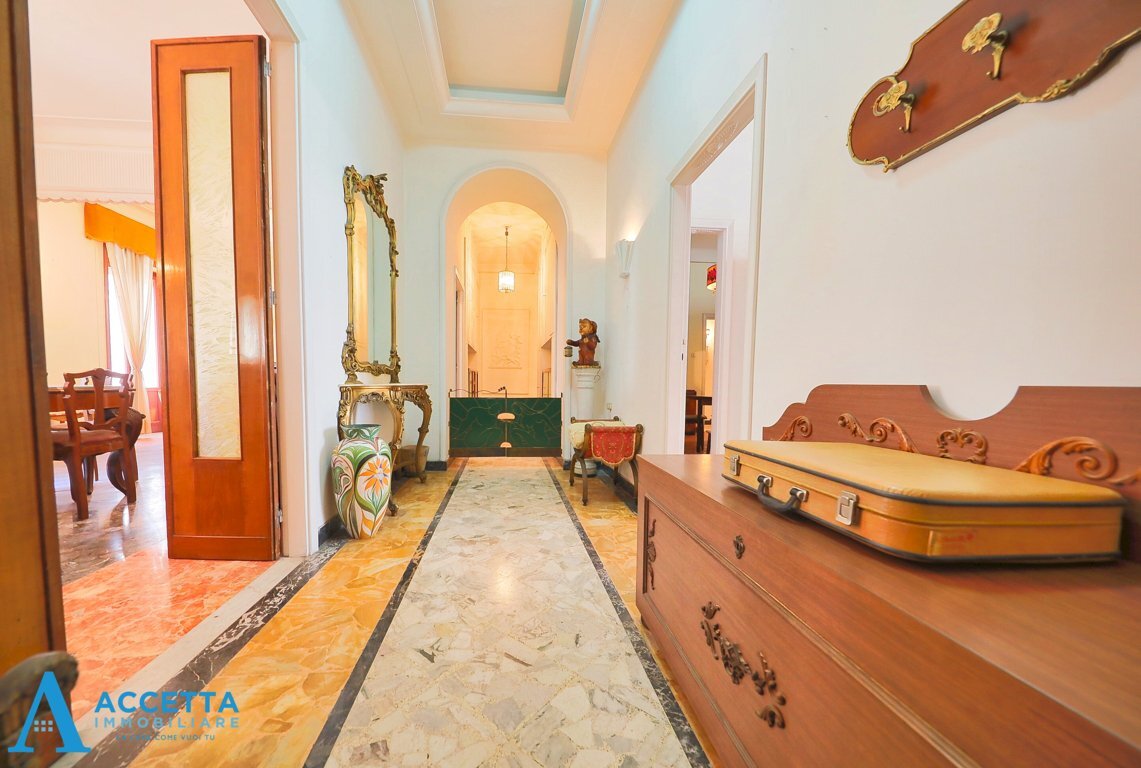 Corridoio - Appartamento Via Cesare Battisti 15, Taranto - foto 2
