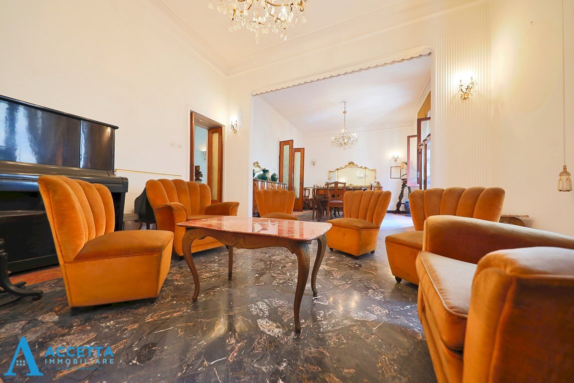 Salone - Appartamento Via Cesare Battisti 15, Taranto - foto 3