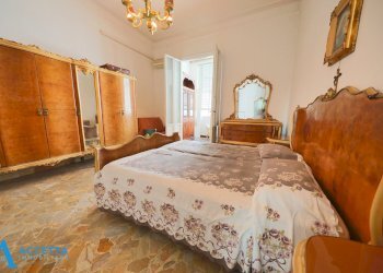 Camera da letto - Appartamento Via Cesare Battisti 15, Taranto - foto 10