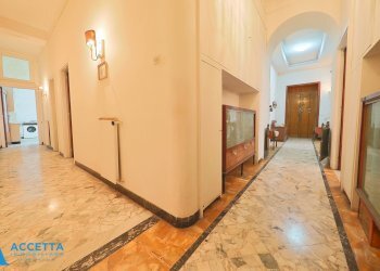 Corridoio - Appartamento Via Cesare Battisti 15, Taranto - foto 13