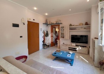 Bilocale Via Faliero Vezzani, Genova (zona Rivarolo) - foto 3