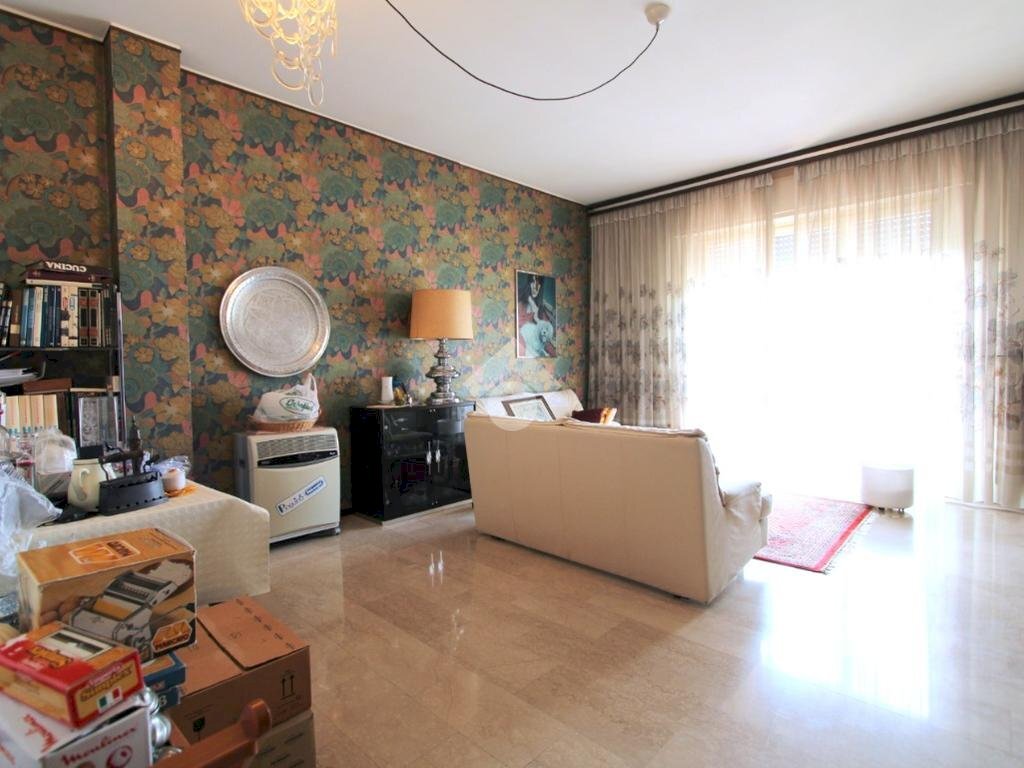 Three-room apartment Via Alessandro Manzoni, Bareggio - photo 2