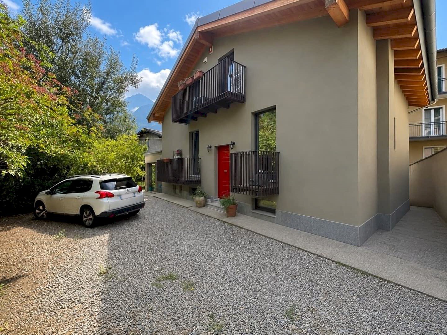 Casa indipendente Via Évançon, Aosta - foto 1