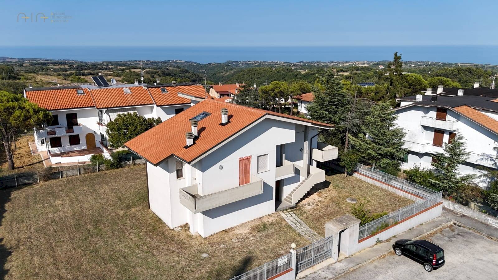 Foto 1 - Independent house via Monte Calvello
 
1, Ripatransone - photo 1