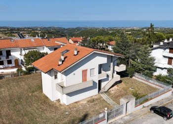 Foto 1 - Independent house via Monte Calvello
 
1, Ripatransone - photo 1
