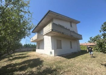 Foto 56 - Independent house via Monte Calvello
 
1, Ripatransone - photo 56