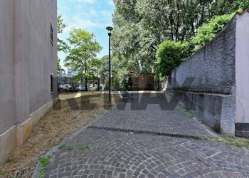 Giardino - Trilocale Via Don Giovanni Calabria
 
24, Milano - foto 22