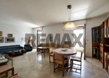 Sala da pranzo - Appartamento Piazza Trieste
 
20, Adelfia - foto 8