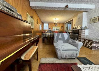 Soggiorno - Villa VIA DEI CAPRIANI
 
3, Cantello - foto 21